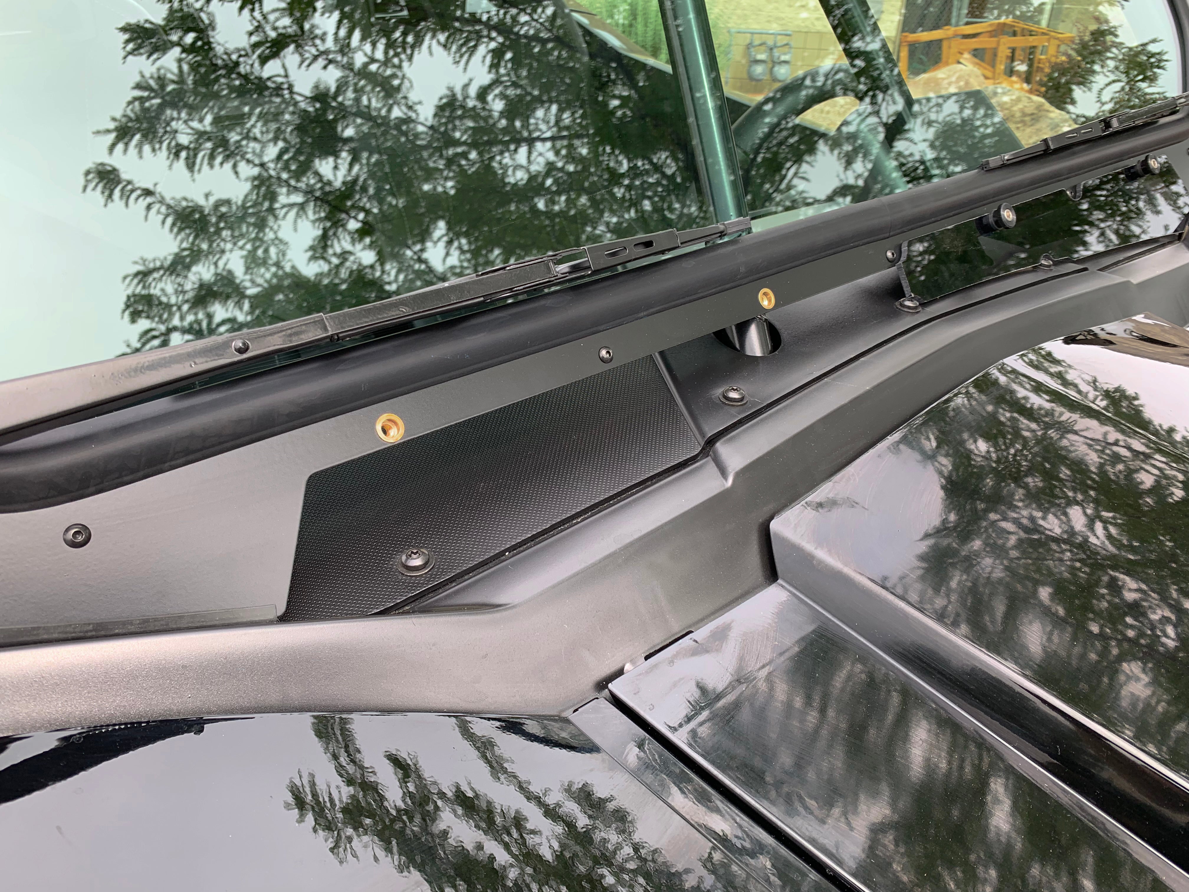 Wildcat XX Vented Glass Windshield with Wipers